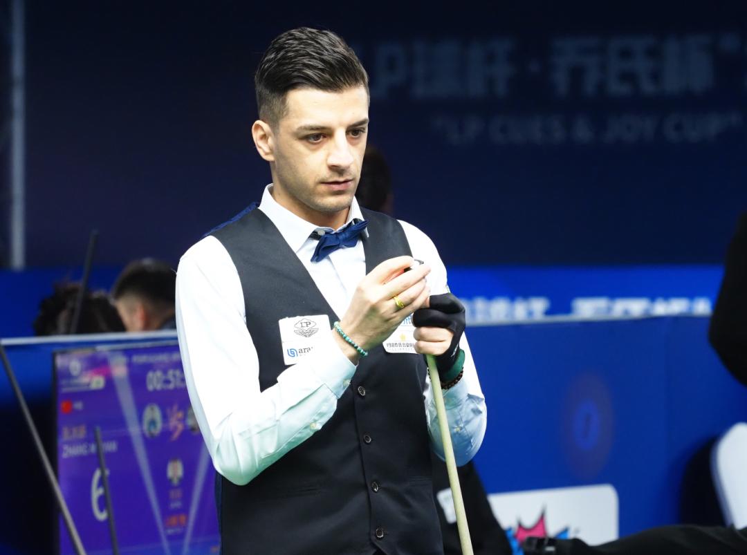 以娴熟的抽 以娴熟的抽