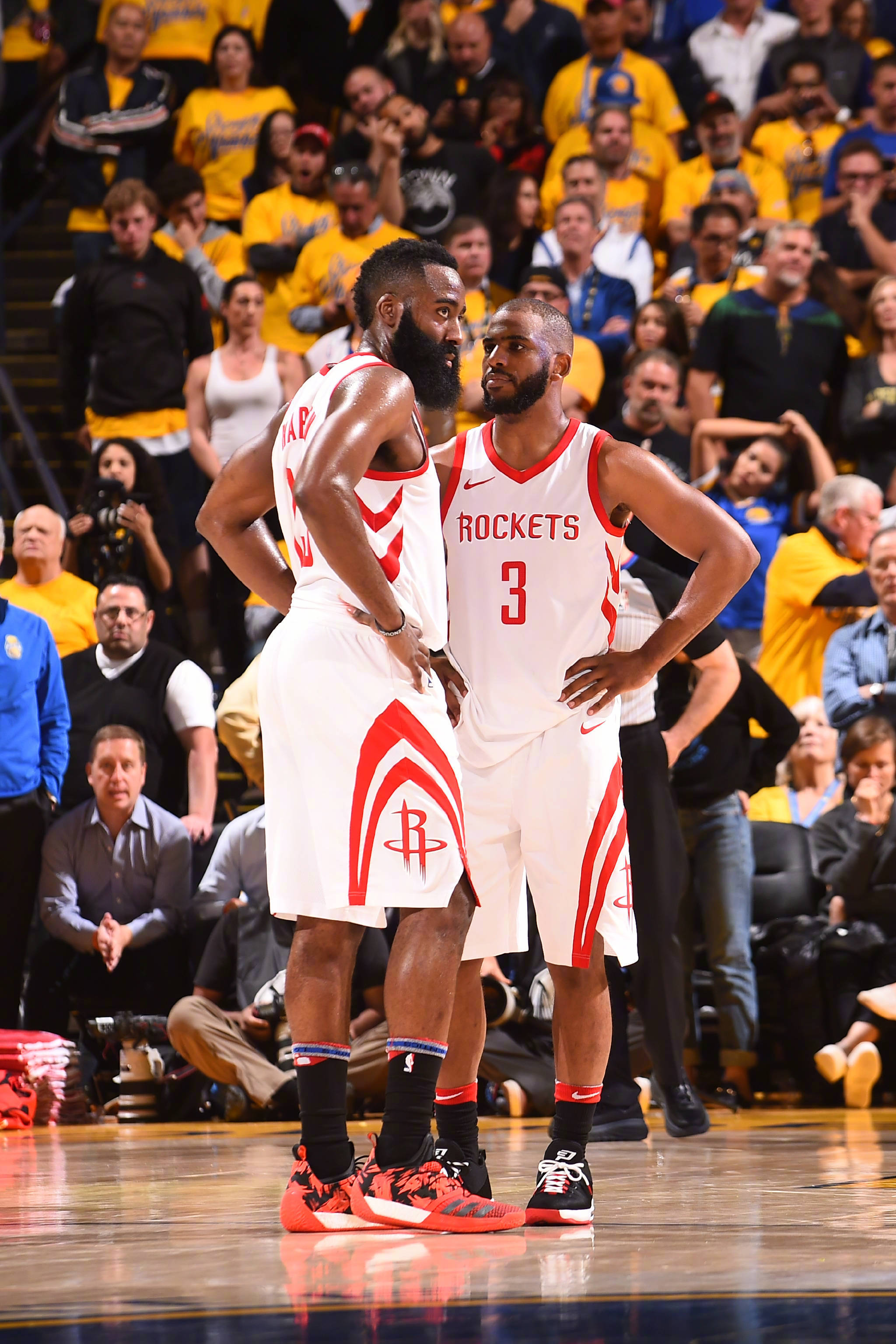 肖华敦促威 肖华敦促威