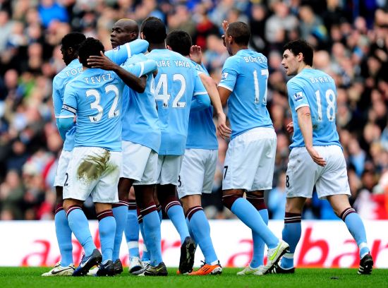 形成强烈反 形成强烈反